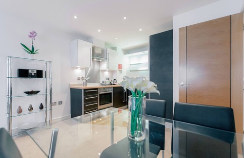 Guildford Apartment | 28 Abbots Yard - 2 bedroom apartment