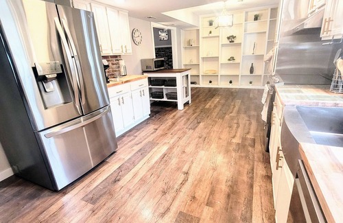 Fredericksburg House | 28+ day stays. Pet & family-friendly. Flexible terms