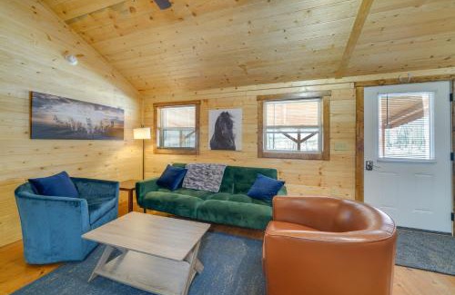 La Grange House | 28 Mi to Downtown Louisville Serene Farm Getaway