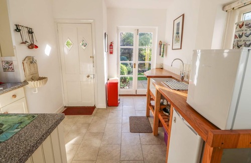 Oxborough Cottage | 28 OXBOROUGH, family friendly, character holiday cottage in Oxborough