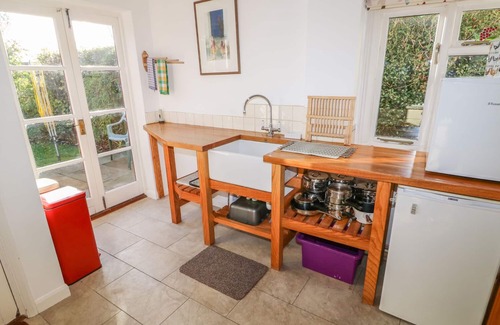 Oxborough Cottage | 28 OXBOROUGH, family friendly, character holiday cottage in Oxborough