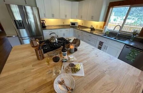 Lake City House | 28 Peaks