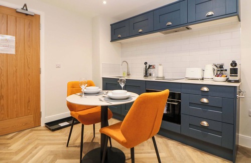 Stoney Middleton Cottage | 28 ROCK MILL HOLIDAY APARTMENTS, romantic, with a garden in Calver