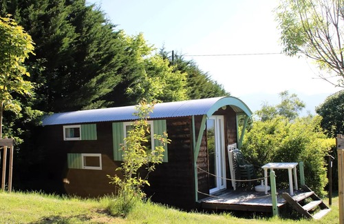 Miribel-les-Echelles Cabin | 28. Roulotte Petunia 4 persons