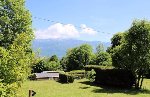 Miribel-les-Echelles Cabin | 28. Roulotte Petunia 4 persons