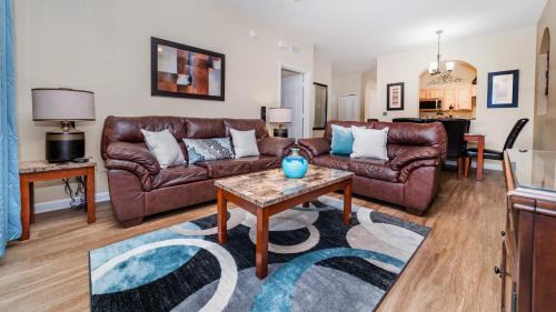 Windsor Hills House | 2809 Almaton #101