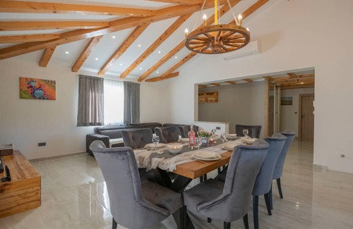Grubine House | 285 m² House ∙ 3 bedrooms ∙ 6 guests