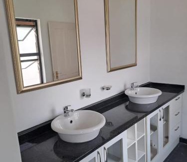 Vredefort House | 288 Majestic View - Vaal De Gràce Golf Estate - Loadshedding Friendly