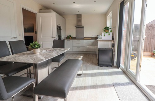 Telford Cottage | 29 ERNEST DAWES AVENUE, pet friendly, with a garden in Telford