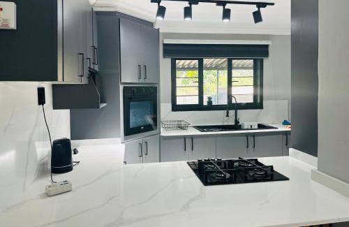 Newlands East Apartment | 29 on Bream