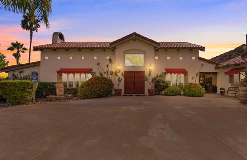 Fallbrook House | 293 m² House ∙ 4 bedrooms ∙ 12 guests