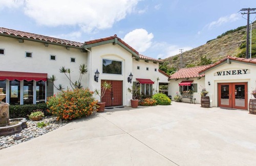 Fallbrook House | 293 m² House ∙ 4 bedrooms ∙ 12 guests