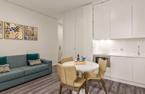 Santa Marinha Apartment | 296 Heritage Apartments Studio 11 with River View