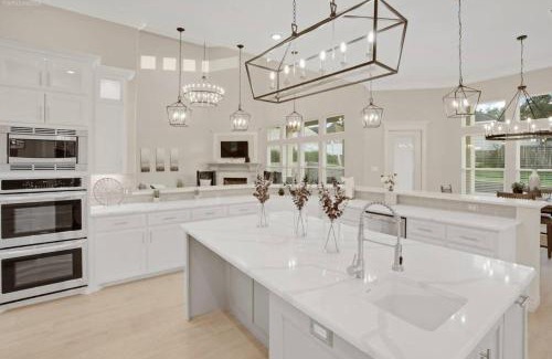 Calallen House | 298 5 Bedrooms Fenced yard New Construction