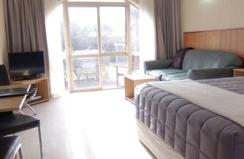 New Plymouth Hotel | 299 on Devon West