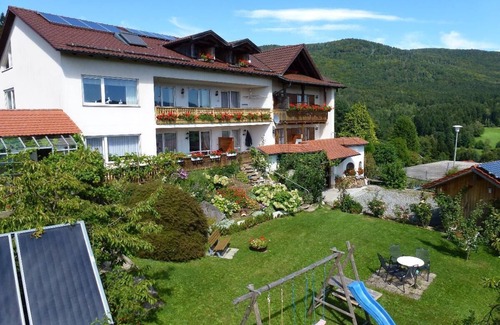 Rimbach Apartment | 29qm große FeWo für 2 Personen mit Balkon und herrlicher Aussicht