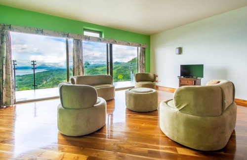Naranjos Agrios Condo | 2B/2B IMPRESSIVE LAKE ARENAL, 3 POOLS, FULL KITCHEN