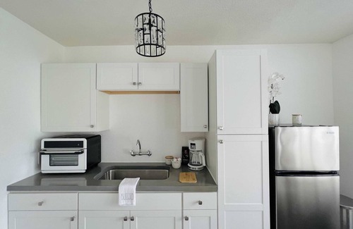 Lauderdale Beach Apartment | 2b/2b Suite w Sleeper Sofa. Steps from the beach