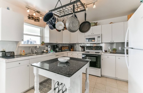 Terramar Beach House | 2B Lovely Harper's Place, Close to 'Must- Sees' in Galveston! Quick Walk to Beach
