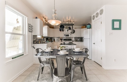 Terramar Beach House | 2B Lovely Harper's Place, Close to 'Must- Sees' in Galveston! Quick Walk to Beach