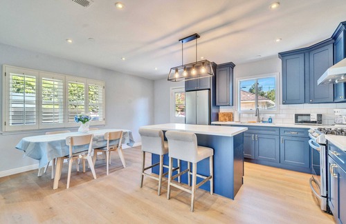 Monrovia House | 2b1b Charming House｜Spacious Backyard｜BBQ Area｜Washer & Dryer #42339