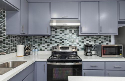Brownsville Apartment | 2B1B Home Minutes from SPI & Space X