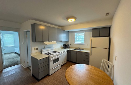 North End Apartment | 2bd/1ba Beach Apartment, perfect for families or groups!