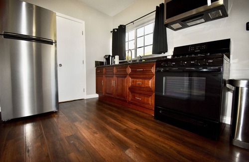 La Mirada House | 2BD~1BA near Freeways and Biola University ~15 min Drive to Disneyland