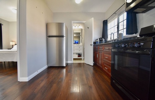 La Mirada House | 2BD~1BA near Freeways and Biola University ~15 min Drive to Disneyland