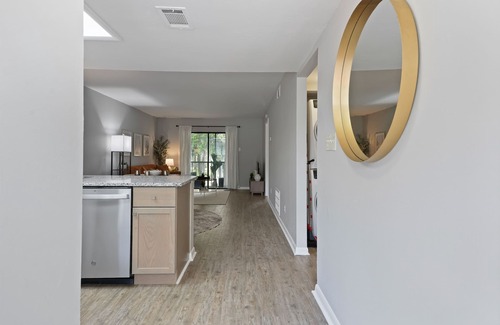 Montgomery Condo | 2bd/2ba Condo * Renovated * Condo in Savannah*30+ day stay *Pool