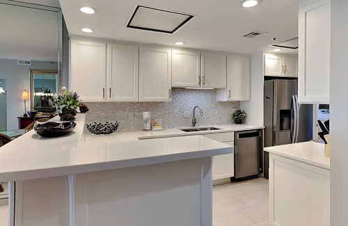 Navarre Beach Condo | 2BD/2BA Updated Gulf-Front Condo w. Pool, Tennis/Pickleball, Gym + More