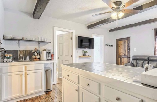 West Colorado Springs Apartment | 2BD Apartment, Pet Friendly!
