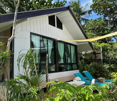 Chaloklum House | 2BD beachfront house in Chaloclum