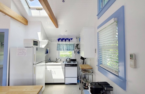 Wellfleet Condo | 2BD Chequessett Village Cottage-A/C, Gas Grill, Private Use Patio, Walk to Powers Landing Beach