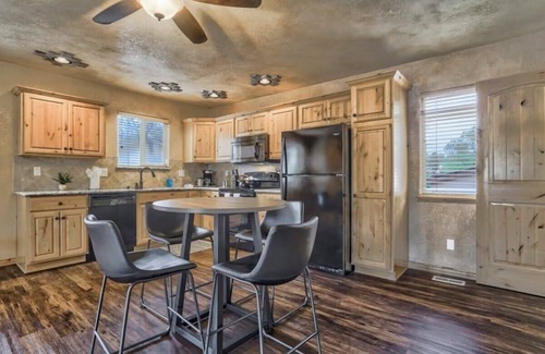 Colorado Springs House | 2BD Getaway Cottage Near Downtown & Hiking