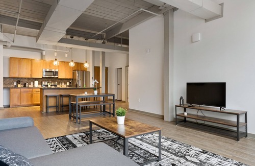 Cleveland Bed & Breakfast | 2BD Industrial Style Loft in Downtown Cleveland!