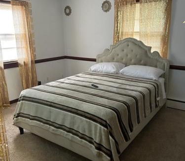 Sandston House | 2BD Midtown Rancher Near Airport