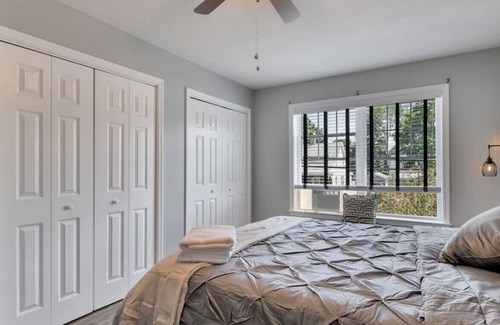 Bangor Apartment | 2BD | Parking | With Movie Cinema
