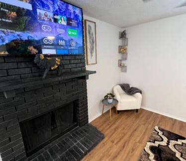 Northwest Dallas Apartment | 2BD STATE FAIR l DT Dallas l FIFA READY l 5 Min from Love Field