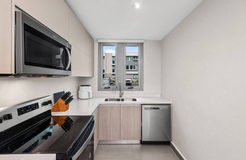 Isla Verde Apartment | 2bd w/pool by Isla Verde Beach