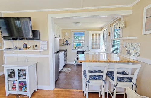 Wellfleet Condo | 2BD Waterfront Cottage at Mayo Beach-Private Association Beach, Walk to Town Pier