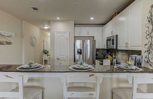 Horseshoe Bay Condo | 2BDR Condo for 4 with Pool, Hot Tub & View of Marina!