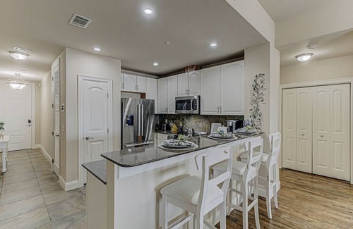 Horseshoe Bay Condo | 2BDR Condo for 4 with Pool, Hot Tub & View of Marina!