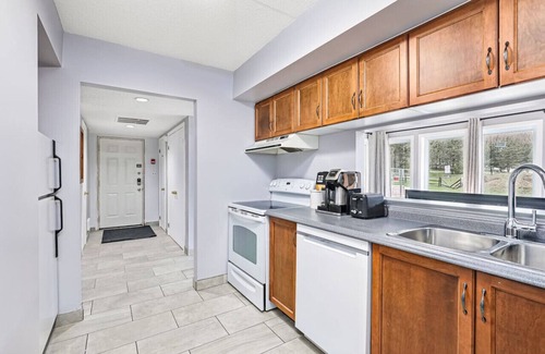The Blue Mountains Condo | 2BDR Condo Steps to Blue Mountain Village - 101 Cachet Crossing