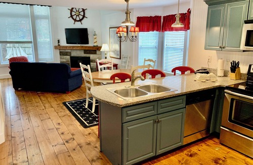 Branson Cottage | 2BDR Cottage sleeps 6 at Stormy Point Village.