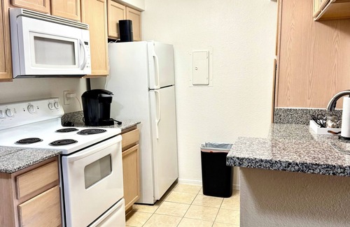 Texas Medical Center Apartment | 2BDR, KgBd, Poo NRG Med DT Zoo UH