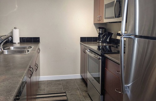 East Kootenay Apartment | 2bdrm 2bath Lakeside Getaway!