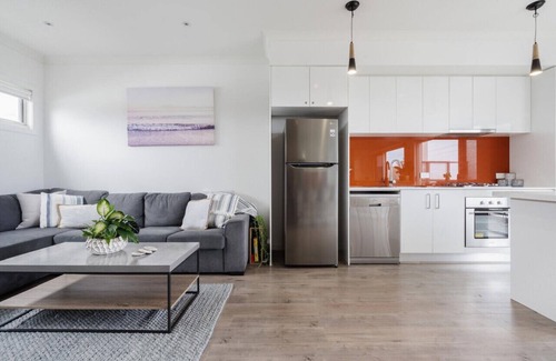 Seaford House | 2Bdrm Beachside Town House with Ocean Views