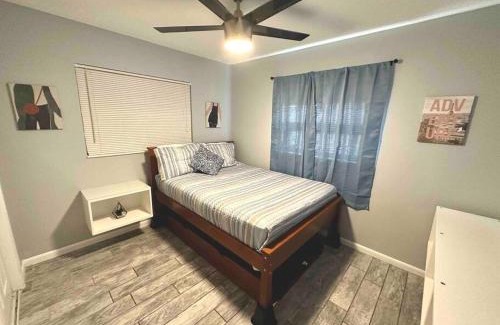 Cypress Gardens House | 2Bed 1Bath CentralLocation 2 Mile LEGOLAND and Dining