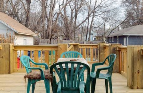 Independence House | 2Bed/1Bath ~ First Floor House, 7 min. Downtown